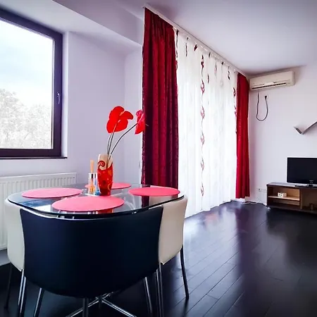 Dor De Mare - Studio Madeira Mamaia 300 M From The Beach! アパート